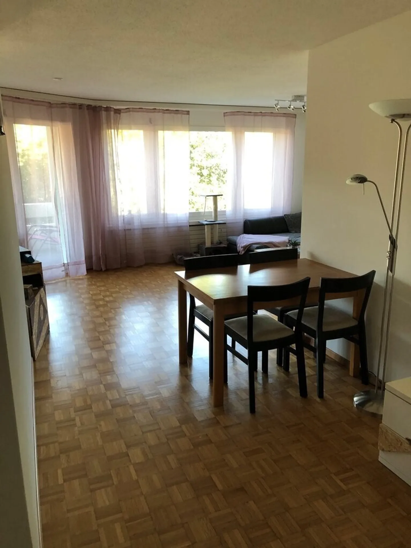 Appartamento 2.5 camere affascinante - Foto 3 di 6