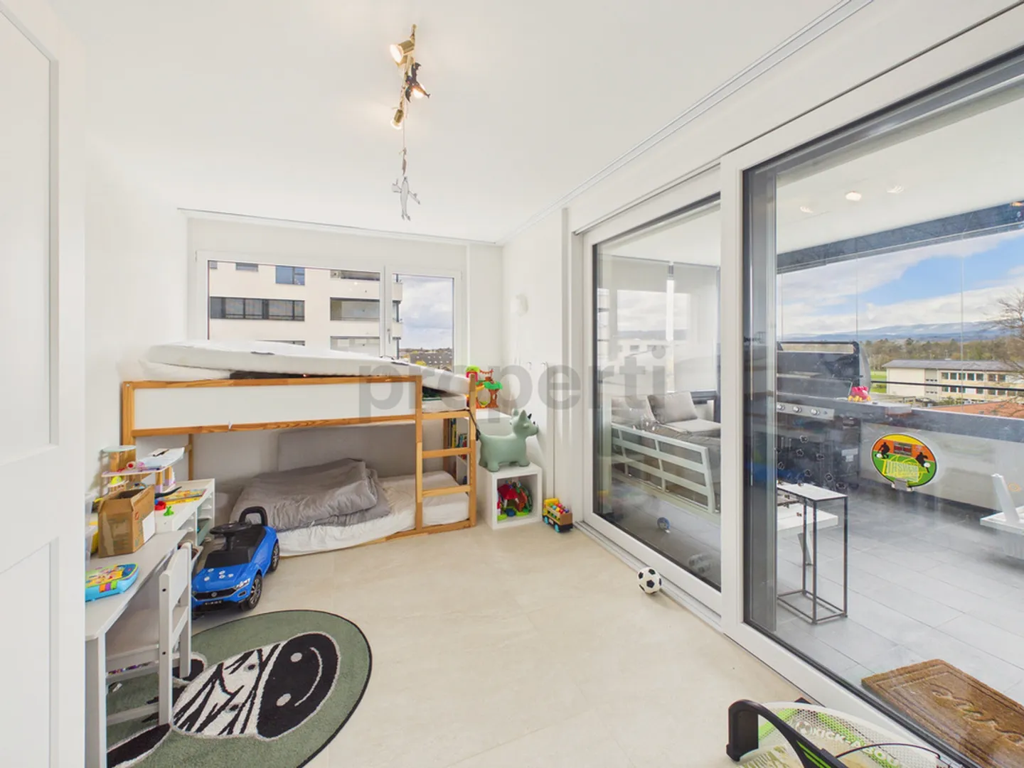 Modernes Apartment mit Terrasse - Foto 7 von 13