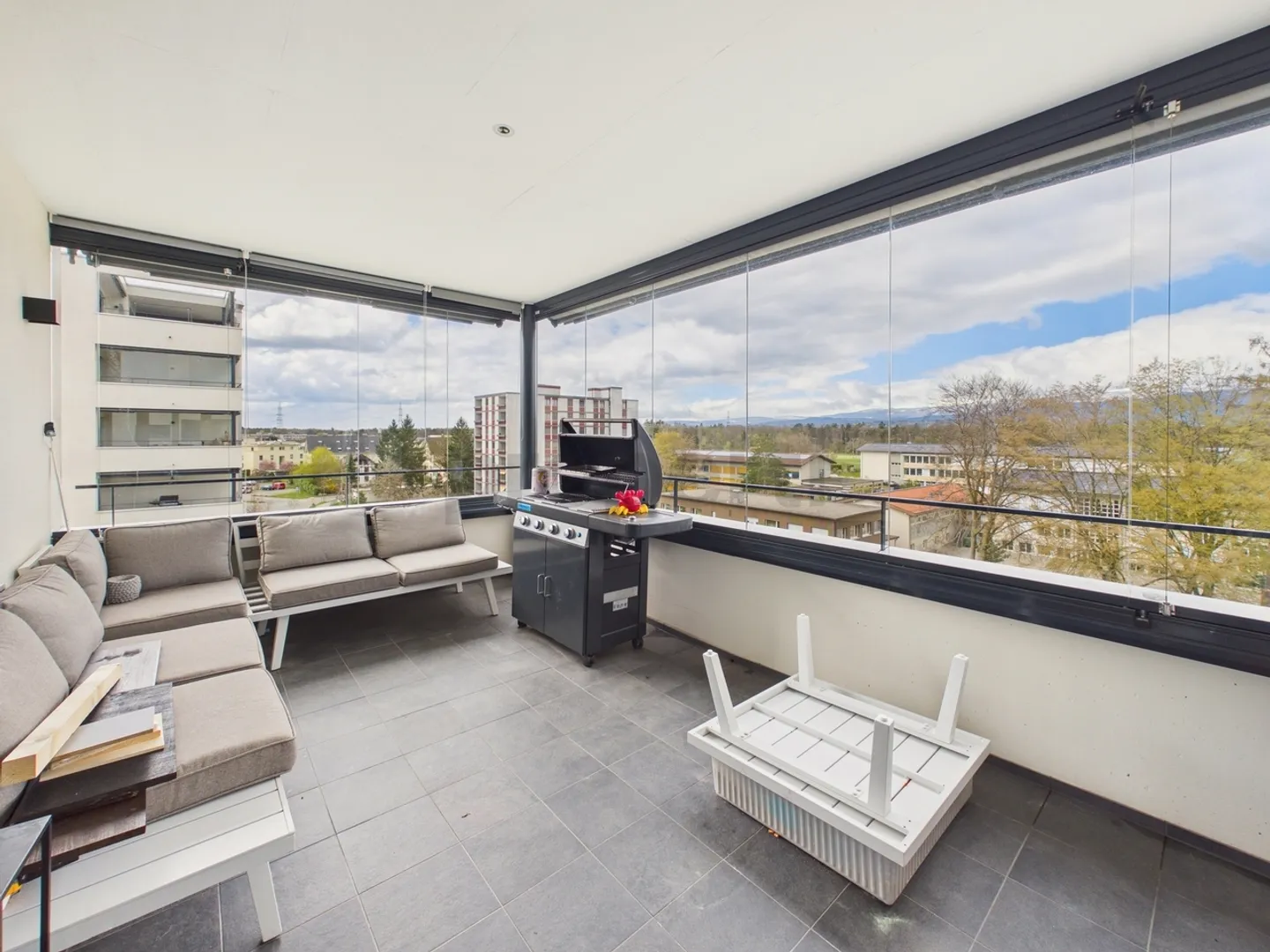 Modernes Apartment mit Terrasse - Foto 9 von 13
