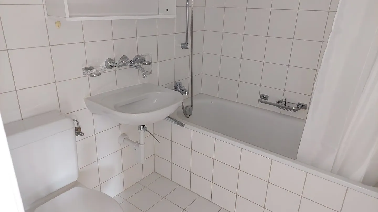 Modernes Studio mit neuer Küche - Foto 3 von 5
