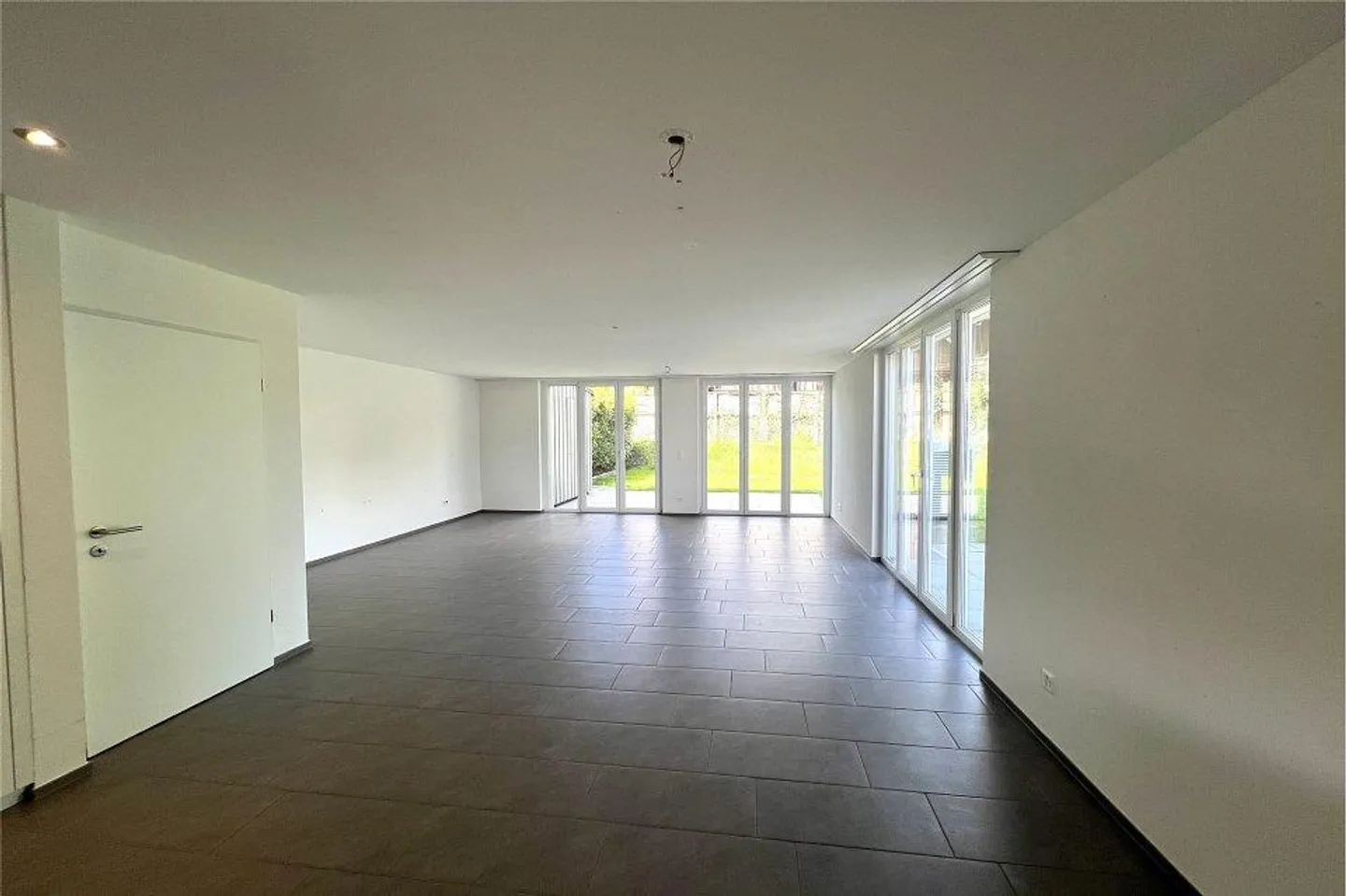 Modernes Zuhause im Doppelhausstil - Foto 5 von 11