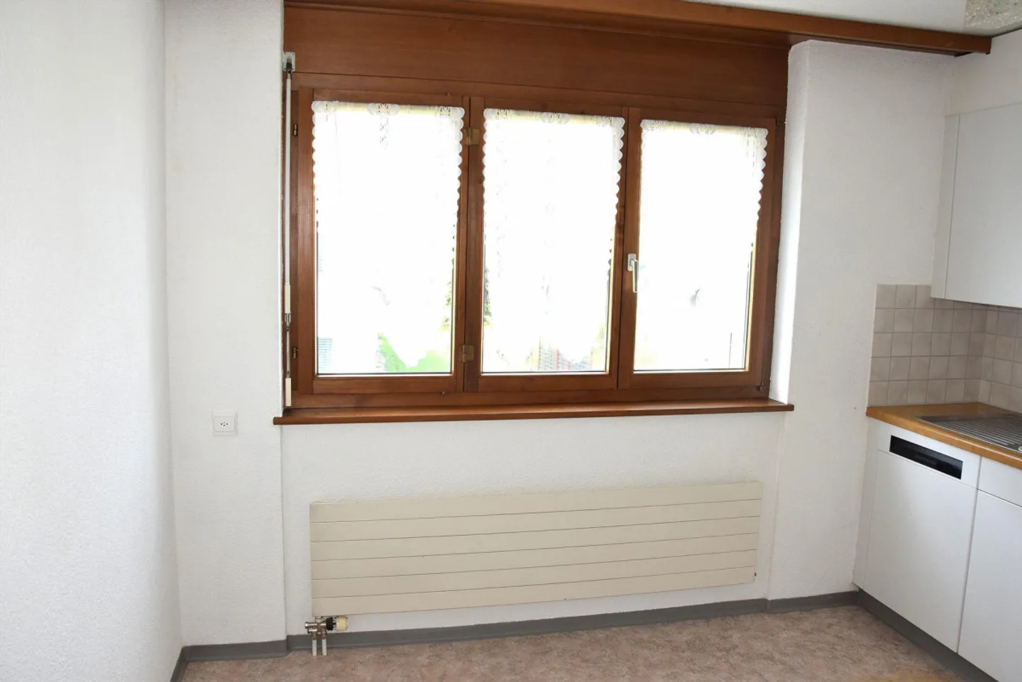 Appartamento interessante di 4 1/2 stanze con posto auto sotterraneo - Foto 8 di 14