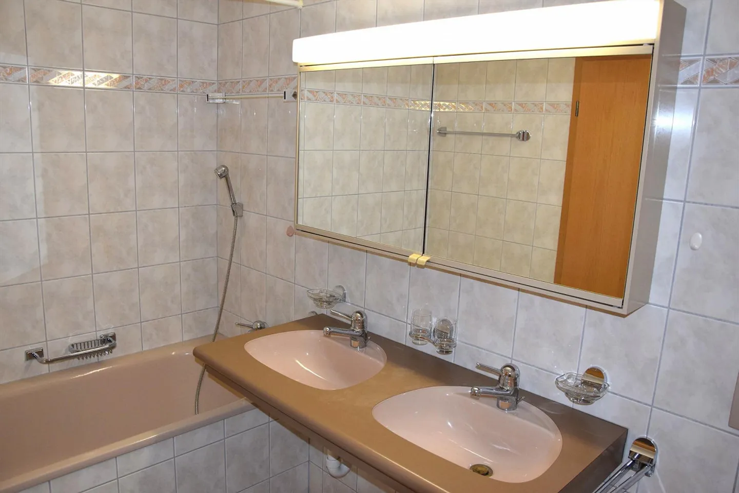 Appartamento interessante di 4 1/2 stanze con posto auto sotterraneo - Foto 11 di 14