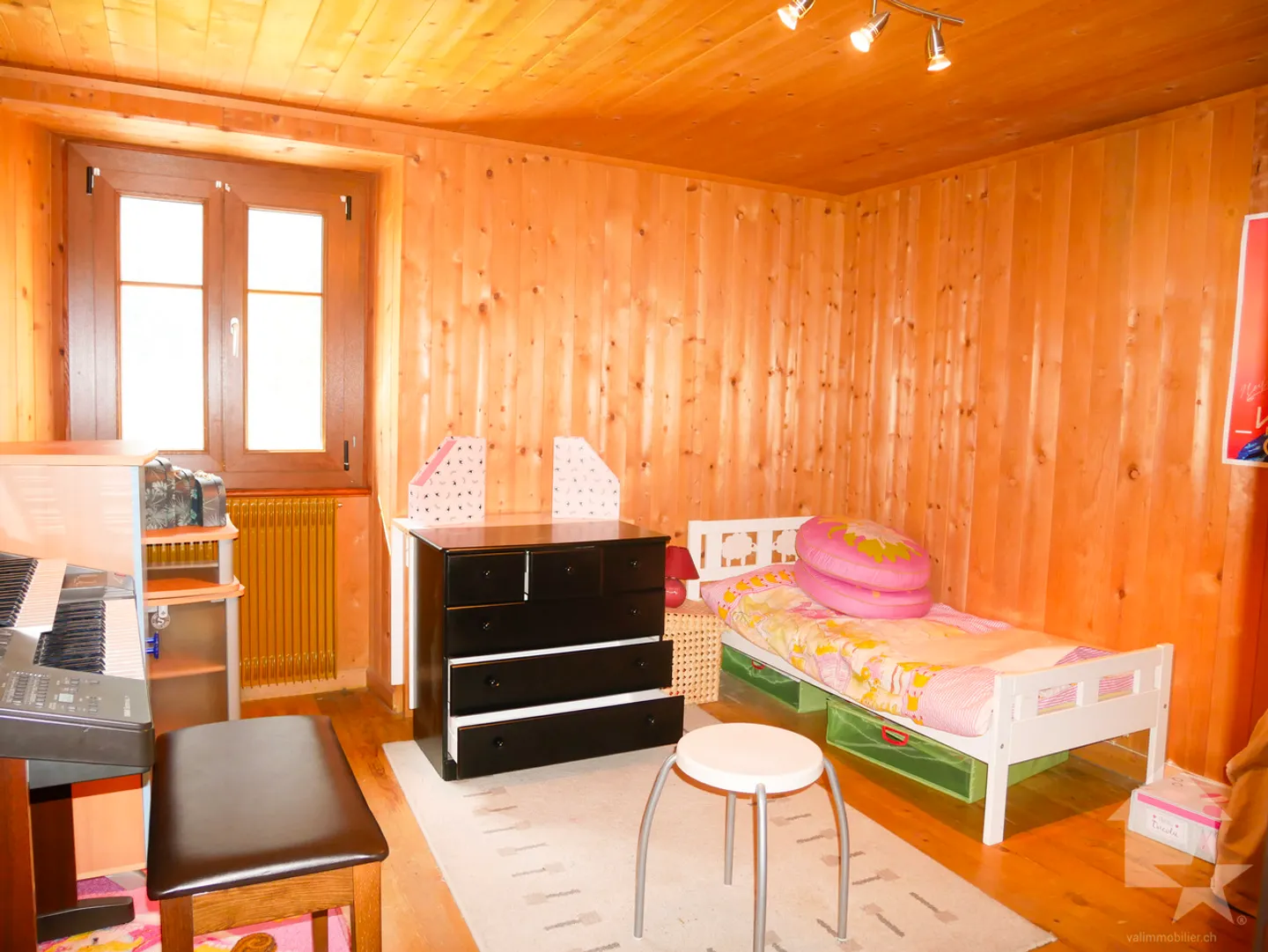 Large family chalet 2 minutes from La Fouly! - Photo 5 of 11