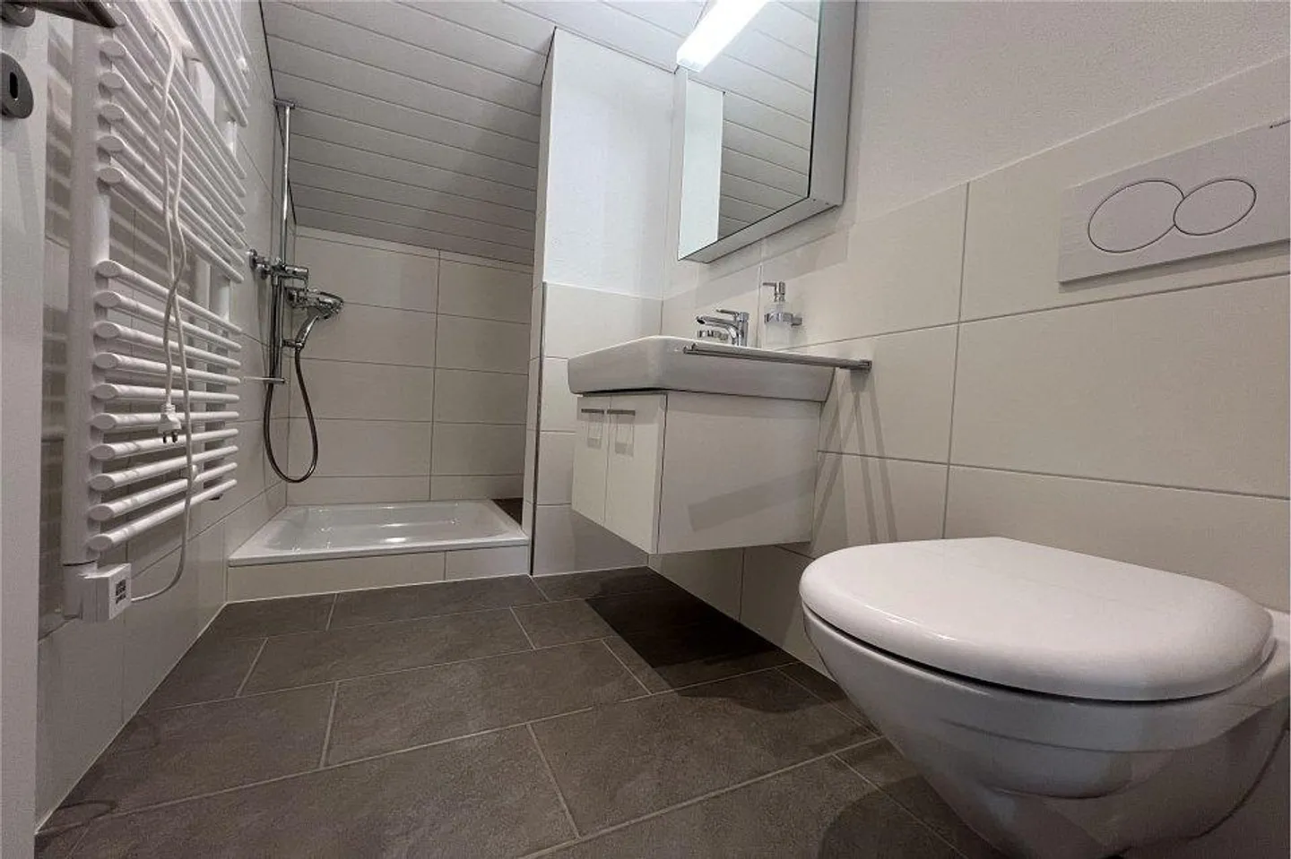 Modernes Zuhause im Doppelhausstil - Foto 10 von 11