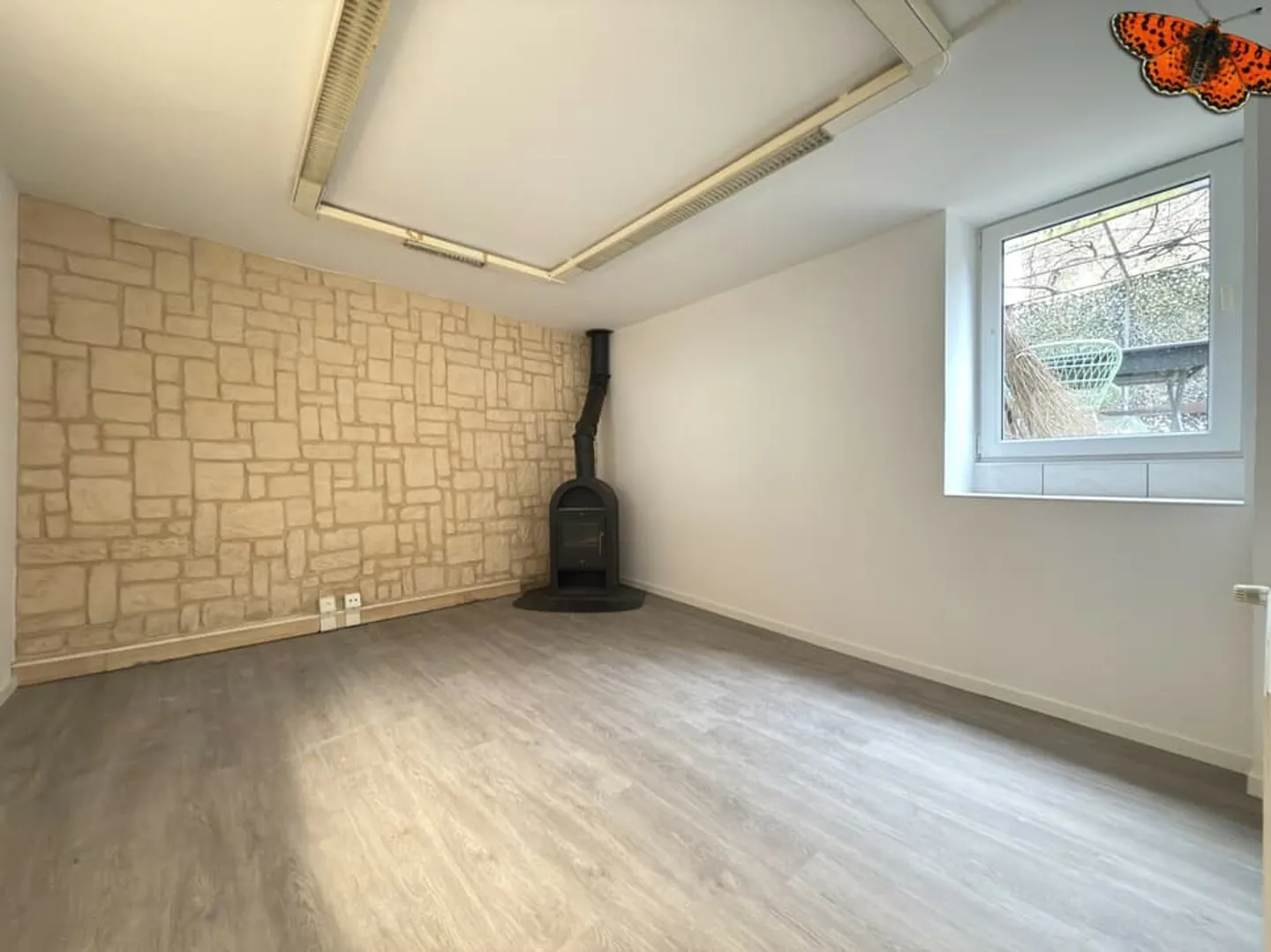 Premier loyer net offert ! - Votre futur bureau rénové en basse ville - Photo 2 sur 6