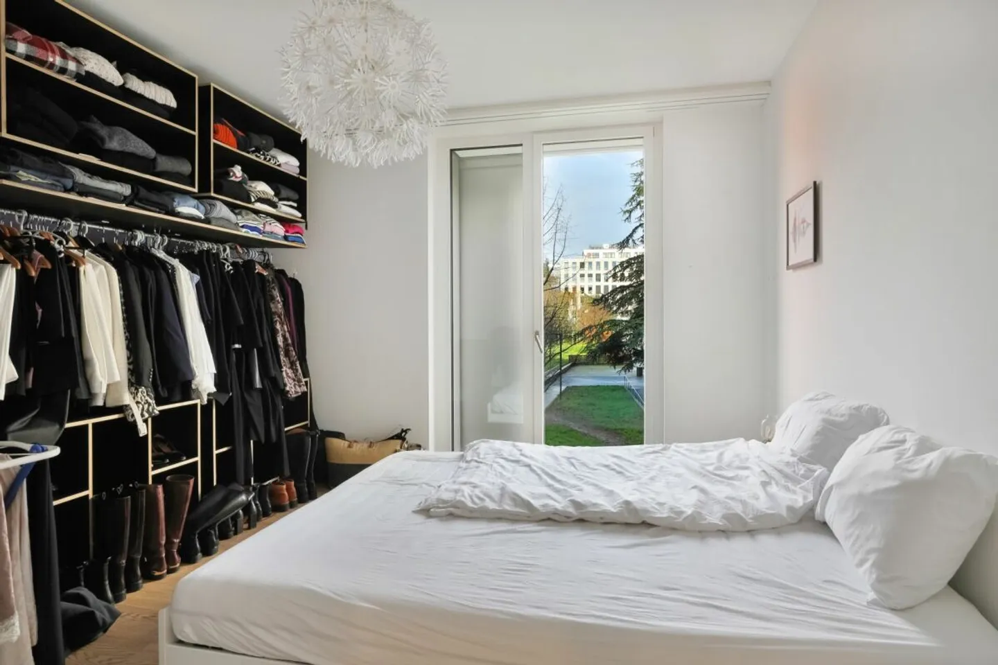 Luxury Apartment in Les Charmilles - Photo 7 of 11