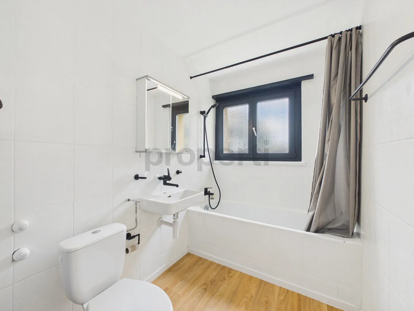 Frisch renoviert, modern ausgestattet – Ihr neues Zuhause mit Balkon! - Foto 6 von 7