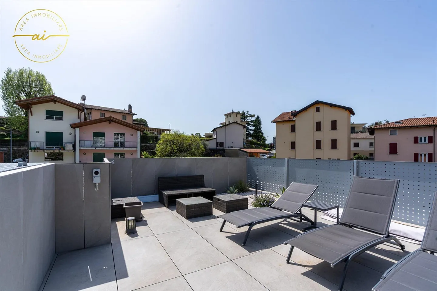 MODERN AND BRIGHT PENTHOUSE 3.5 ROOMS WITH PANORAMIC TERRACE - Photo 3 of 13