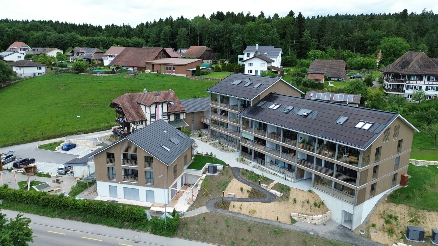 Appartamento nuovo di 3,5 stanze affittato con vista sulla natura a Vordemwald - Foto 16 di 17