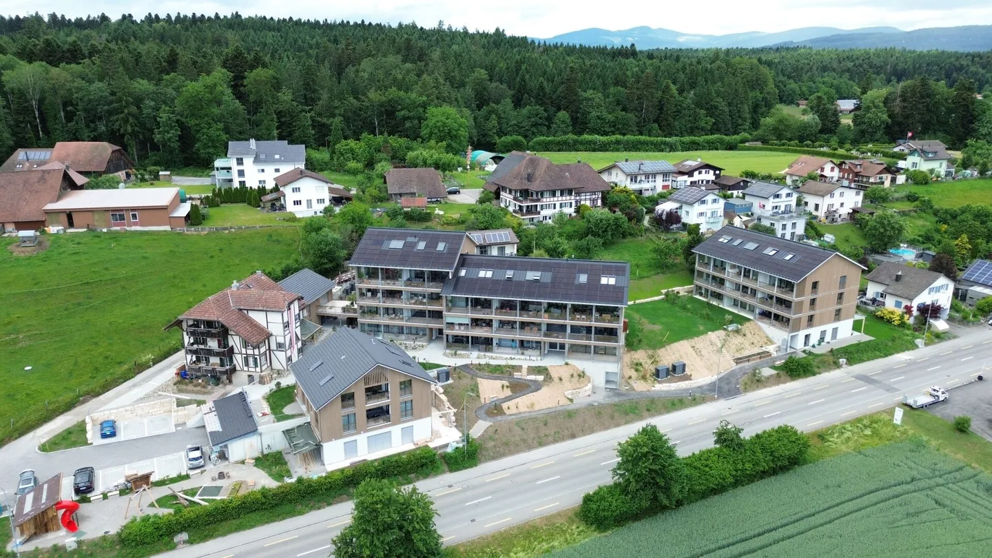 Appartamento nuovo di 3,5 stanze affittato con vista sulla natura a Vordemwald - Foto 17 di 17