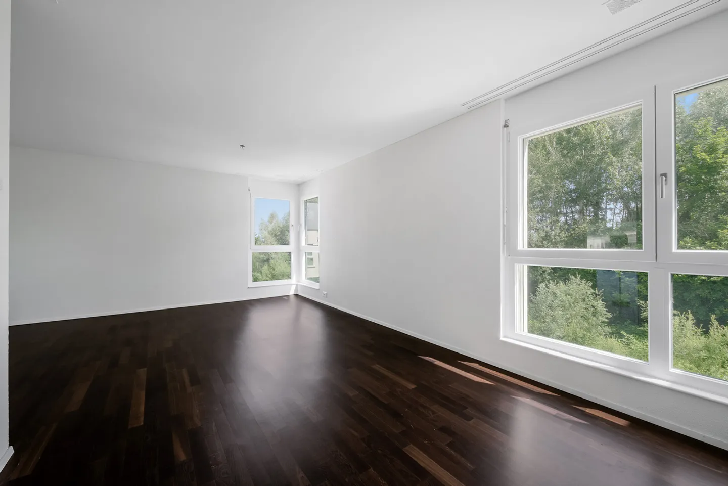 Grosszügige und moderne Wohnung in begrünter Umgebung! - Photo 5 of 12