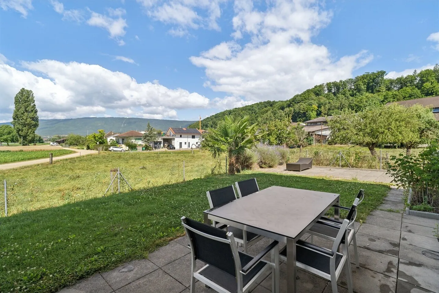 Appartement rénové avec jardin - Photo 5 sur 6