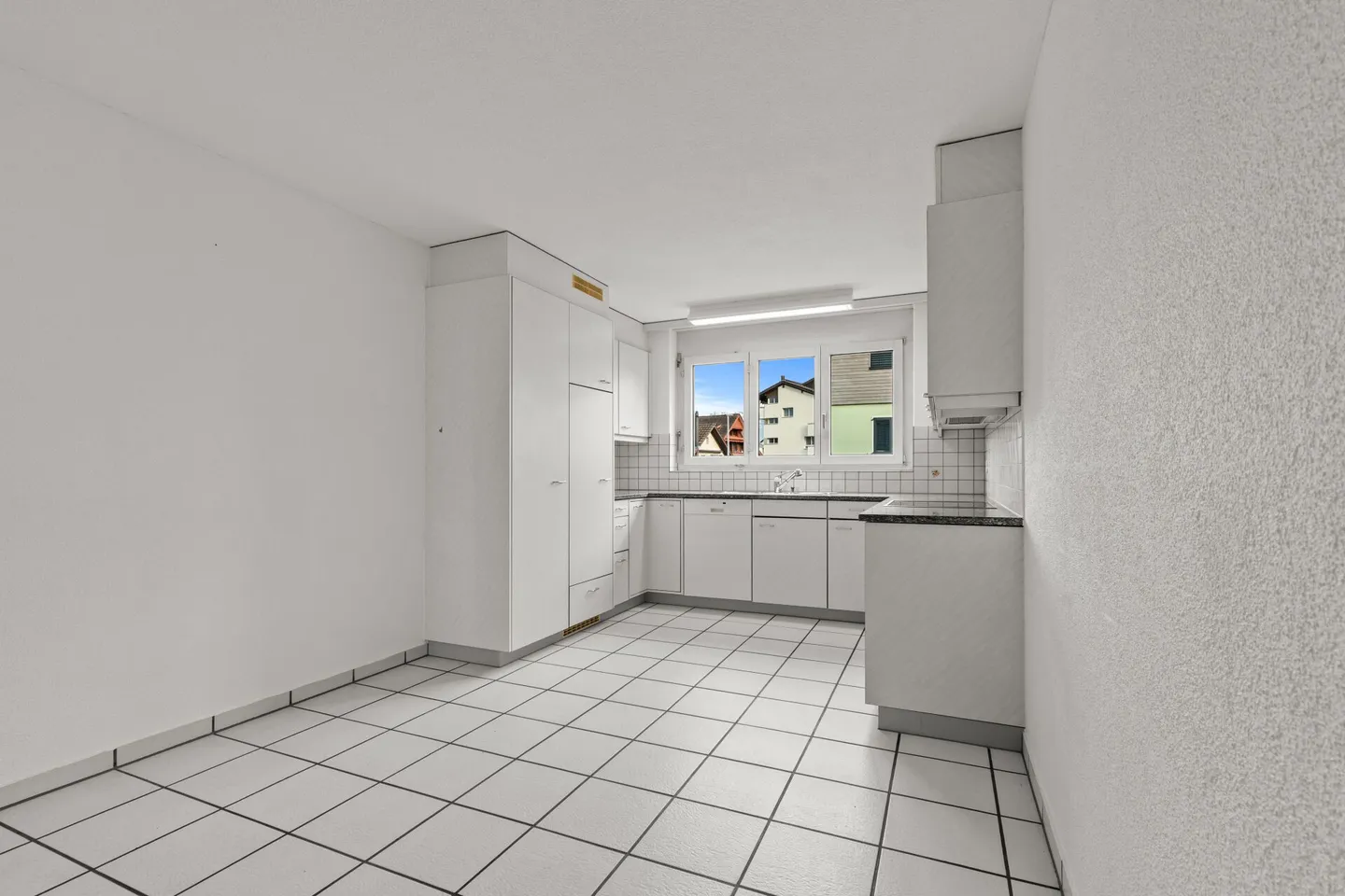 Geräumige Wohnung mit Balkon - Foto 2 von 9