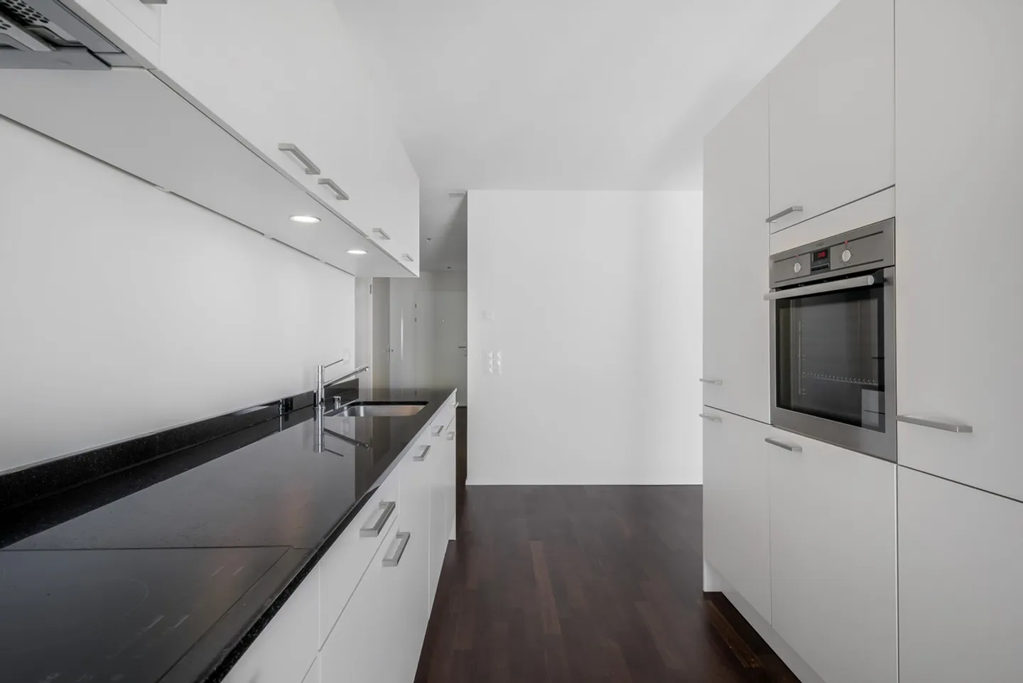 Grosszügige und moderne Wohnung in begrünter Umgebung! - Photo 8 of 12