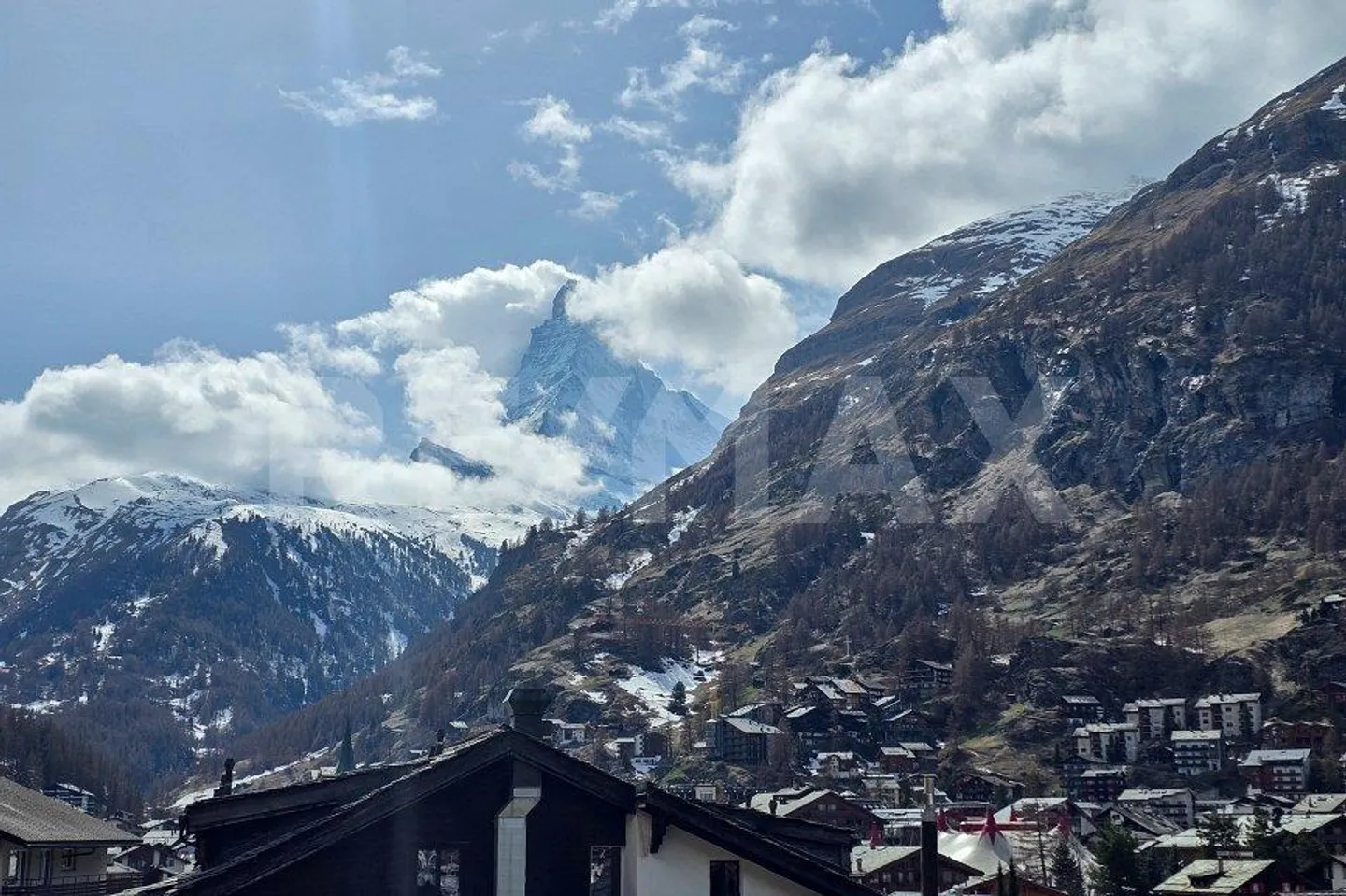 Charmante Dachwohnung mit Matterhornsicht - Foto 1 von 12