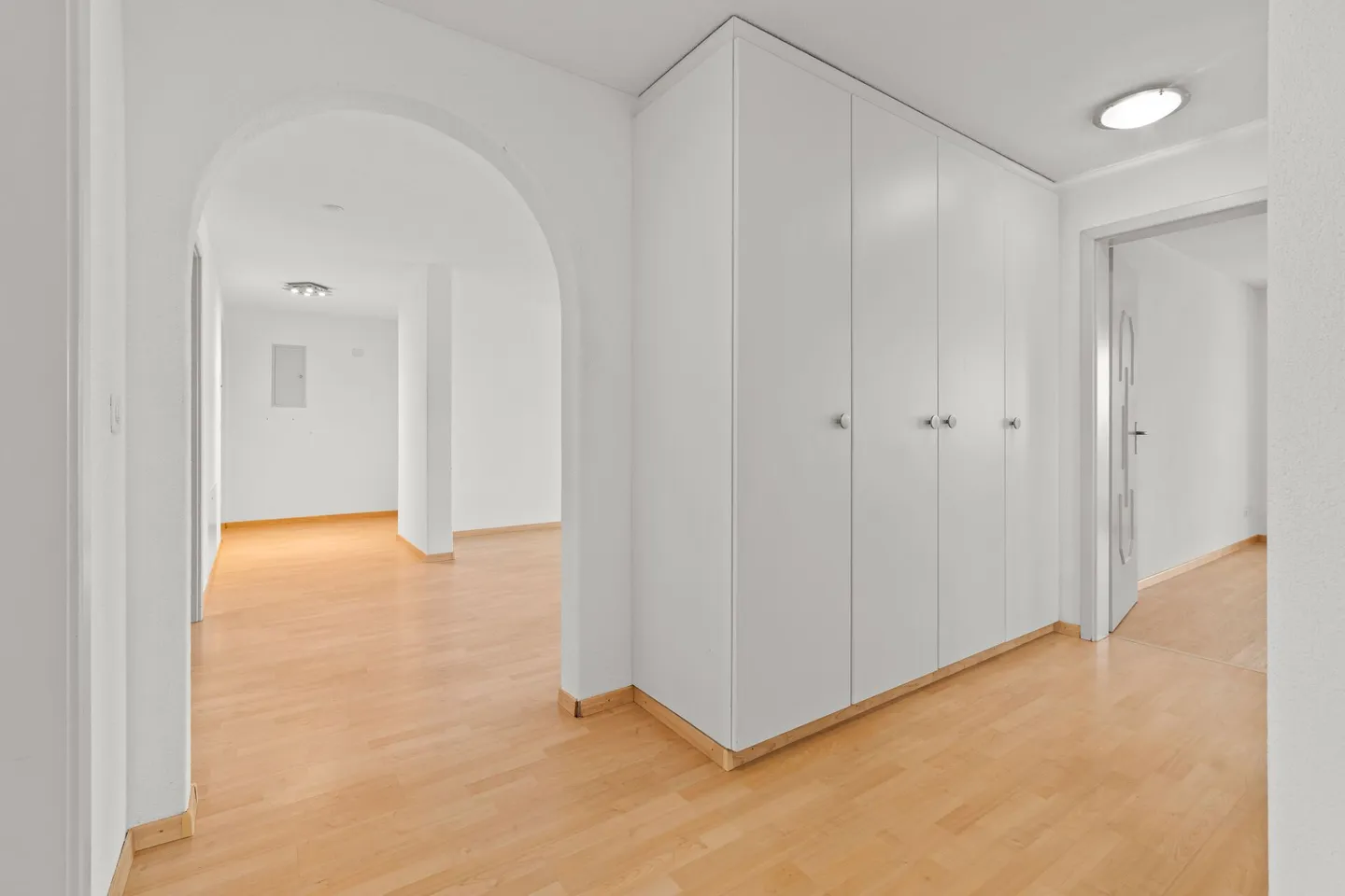 Geräumige Wohnung mit Balkon - Foto 4 von 9