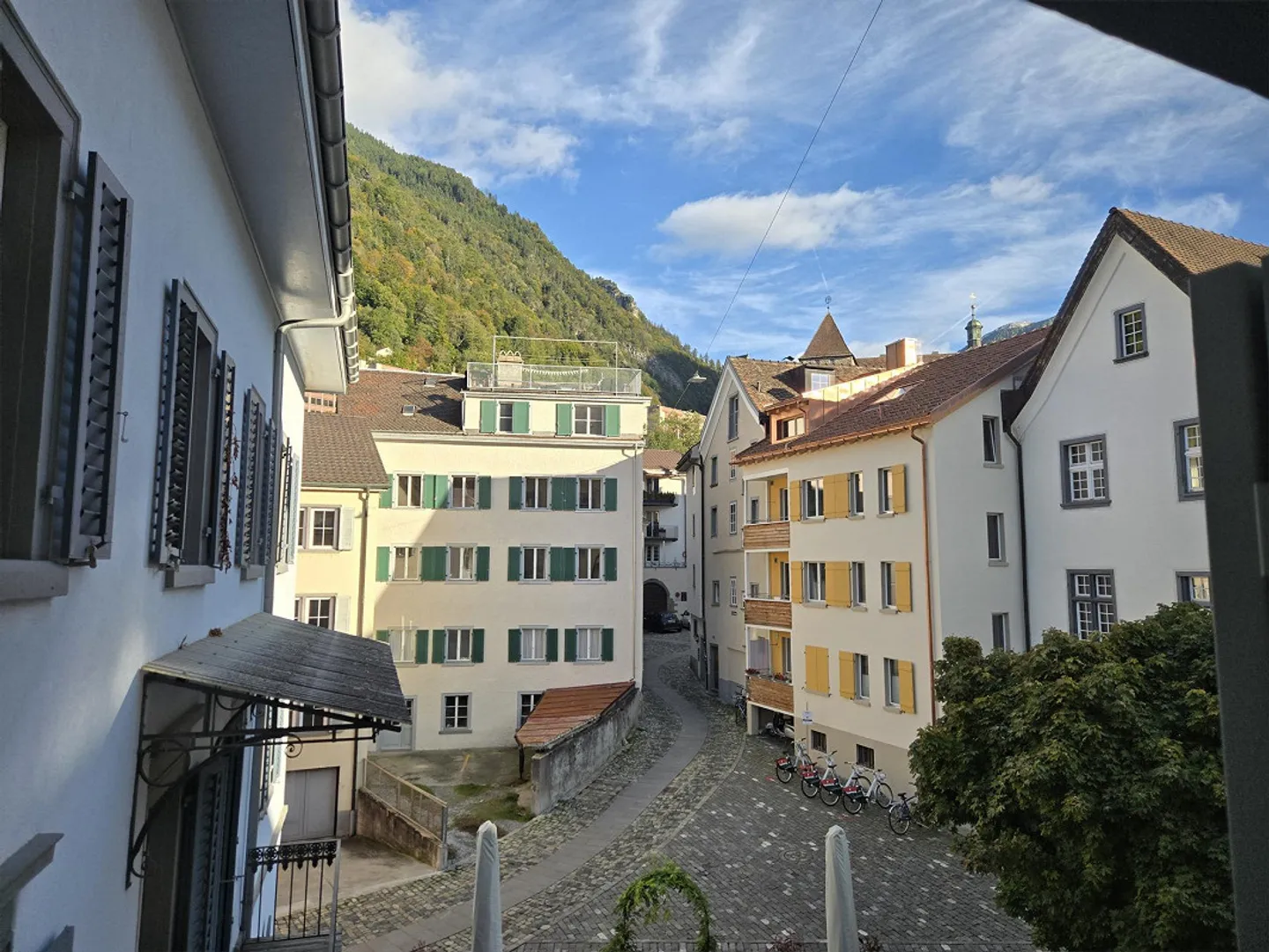 Spacious and bright old town apartment with special flair - Photo 4 of 5