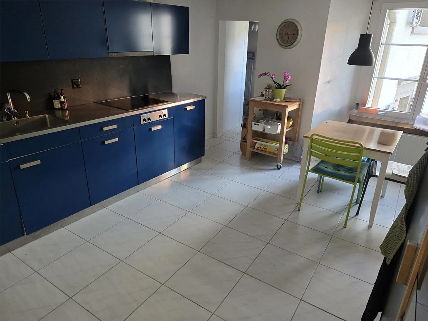 Spacious and bright old town apartment with special flair - Photo 2 of 5