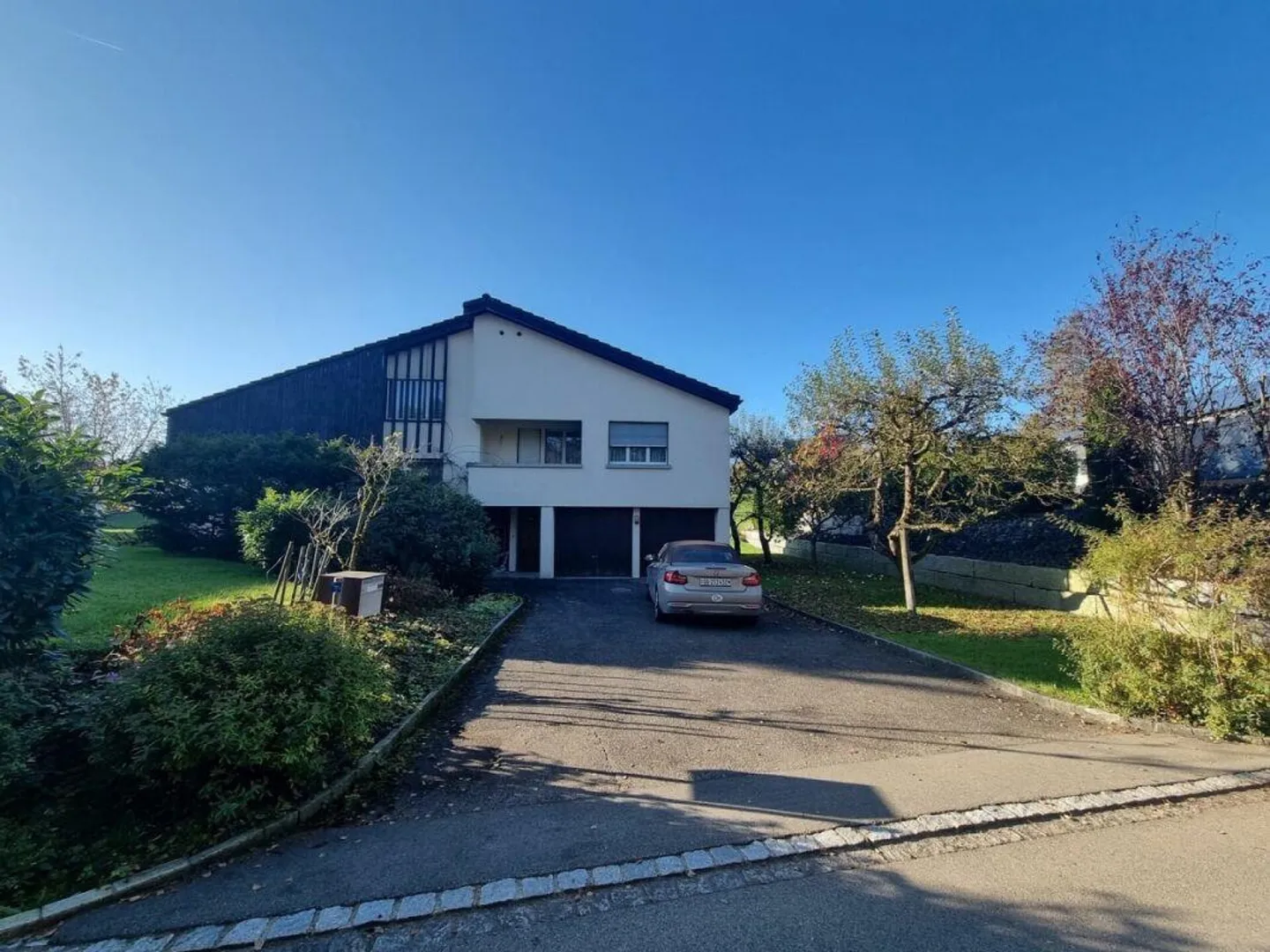 Casa unifamiliare in una posizione tranquilla e soleggiata nel popolare quartiere di Rotmonten - Foto 3 di 17