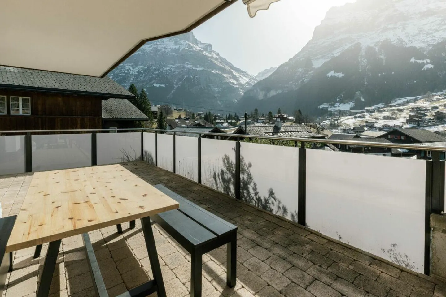 Appartement en terrasse avec vue sur la montagne - Appartement au premier étage de 4,5 pièces dans le Chalet Aquila - Photo 16 sur 20