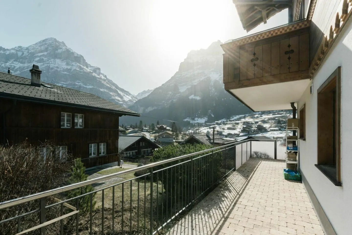 Appartement en terrasse avec vue sur la montagne - Appartement au premier étage de 4,5 pièces dans le Chalet Aquila - Photo 17 sur 20
