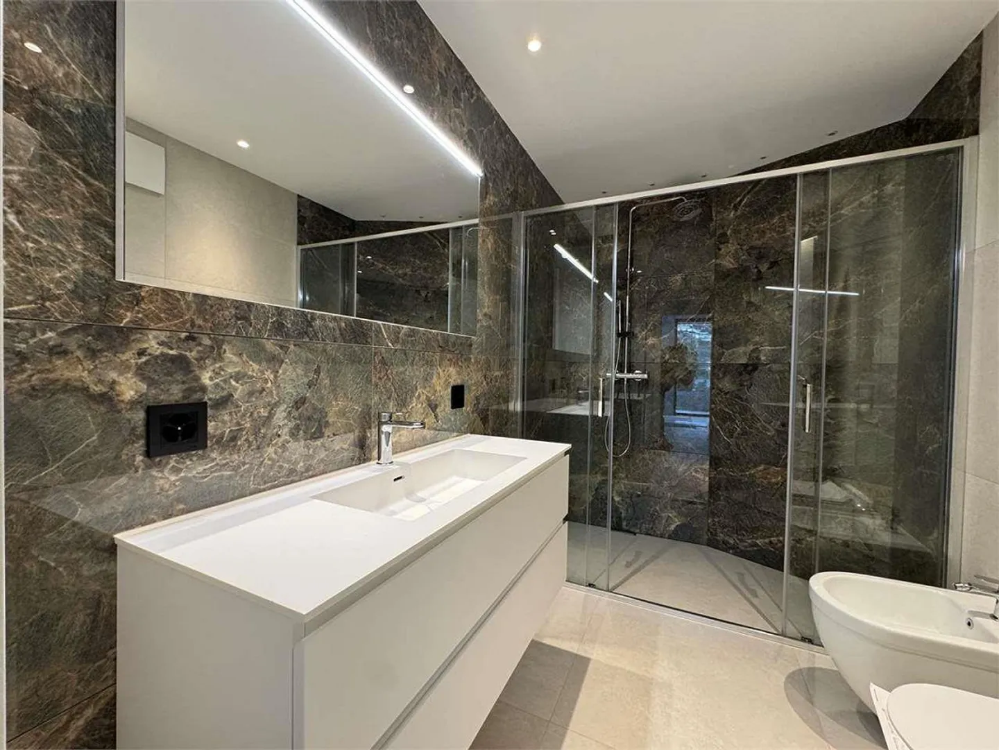 Magnifique Villa avec Vue sur le Lac, 4.5 Pièces à Brusino - Photo 10 sur 13
