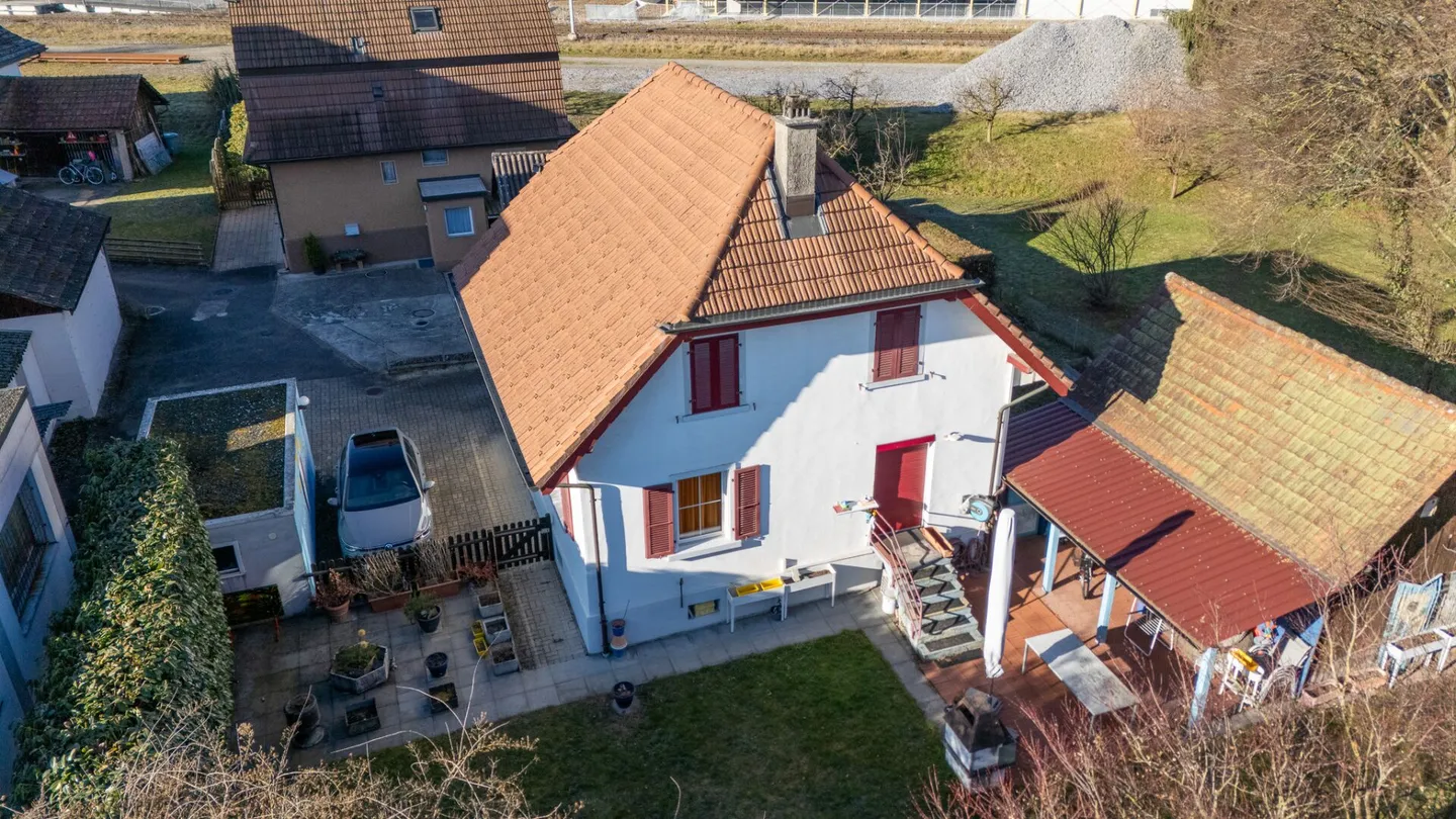 Maison Charmante au Bout de la Rue - Photo 2 sur 17