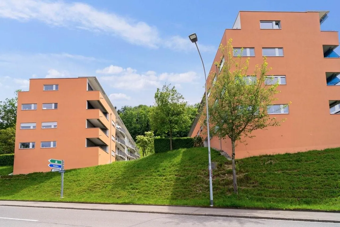 Well-kept residential area with modern architecture - Photo 2 of 7