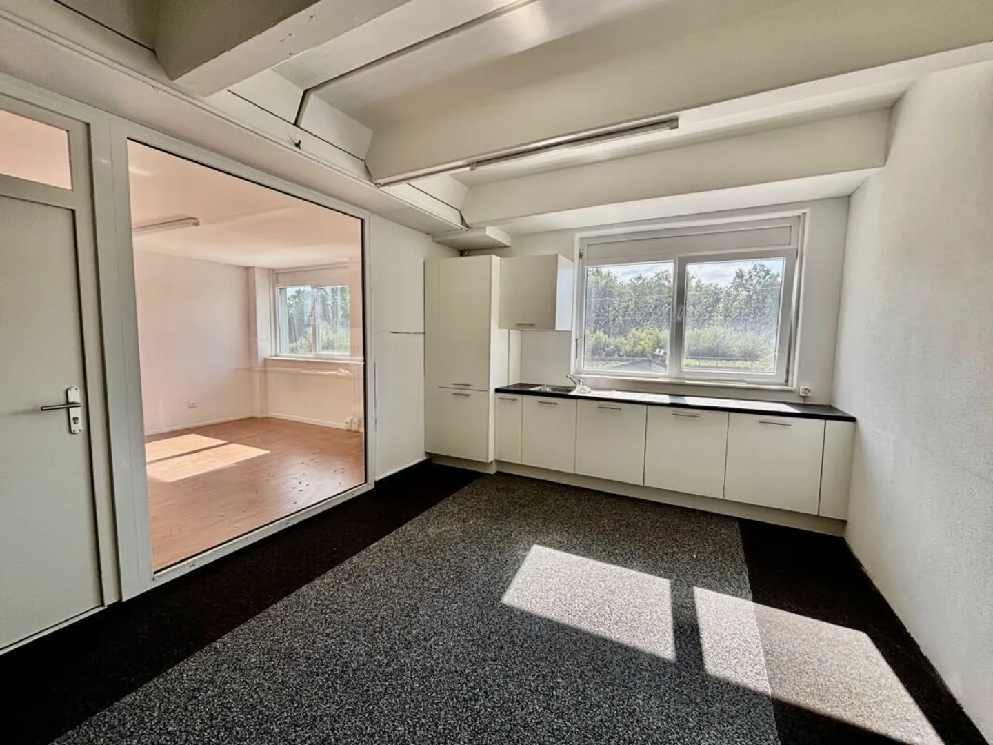 Bussigny Vaud Büros/Werkstatt von 650 m2 teilbar mit Zugang zum Ladebereich zu vermieten - Foto 4 von 12