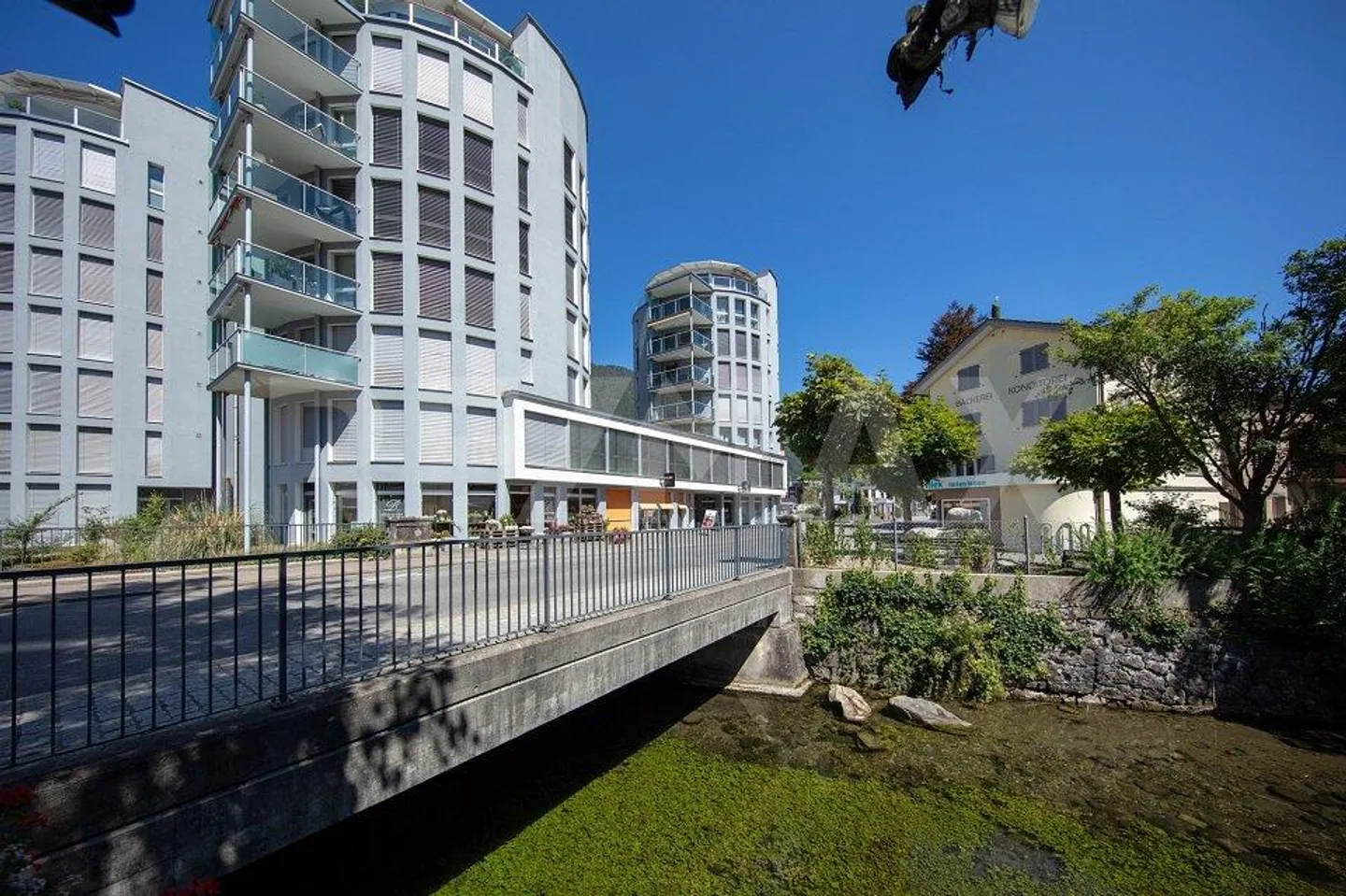 Unique, light-flooded 3.5-room apartment with terrace and view - Photo 13 of 13