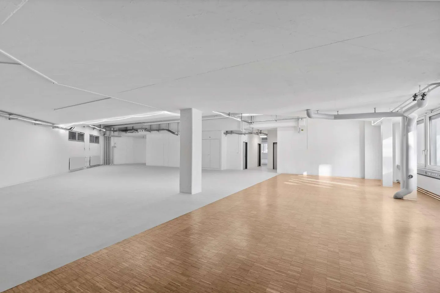 Spazio commerciale attraente per ufficio, produzione o magazzino - Foto 3 di 10