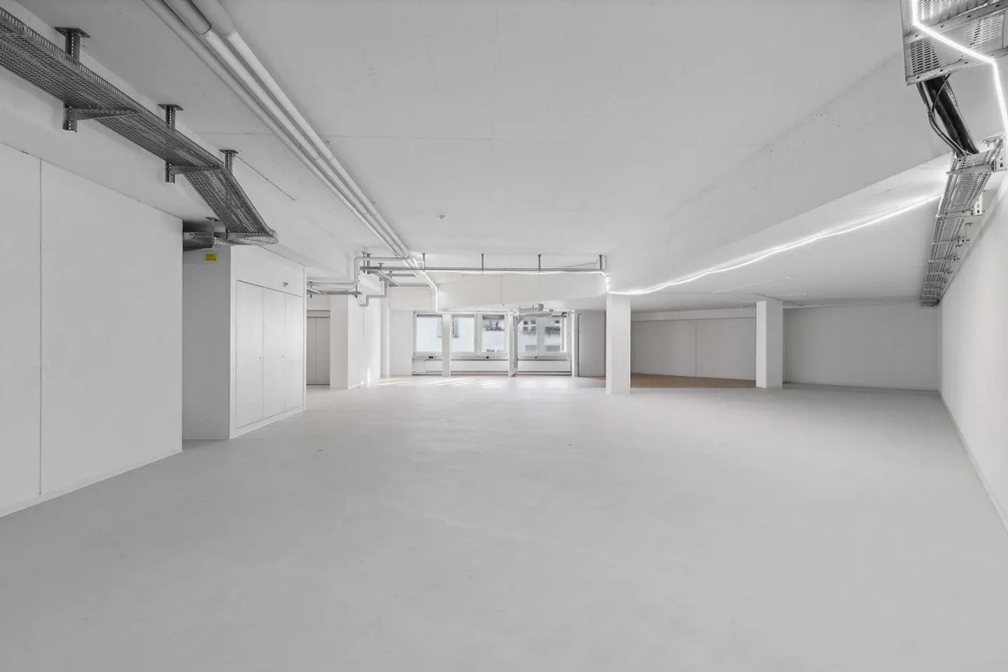Spazio commerciale attraente per ufficio, produzione o magazzino - Foto 6 di 10