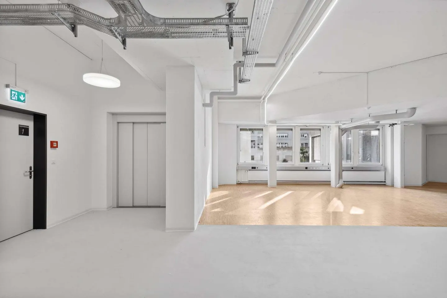 Spazio commerciale attraente per ufficio, produzione o magazzino - Foto 7 di 10