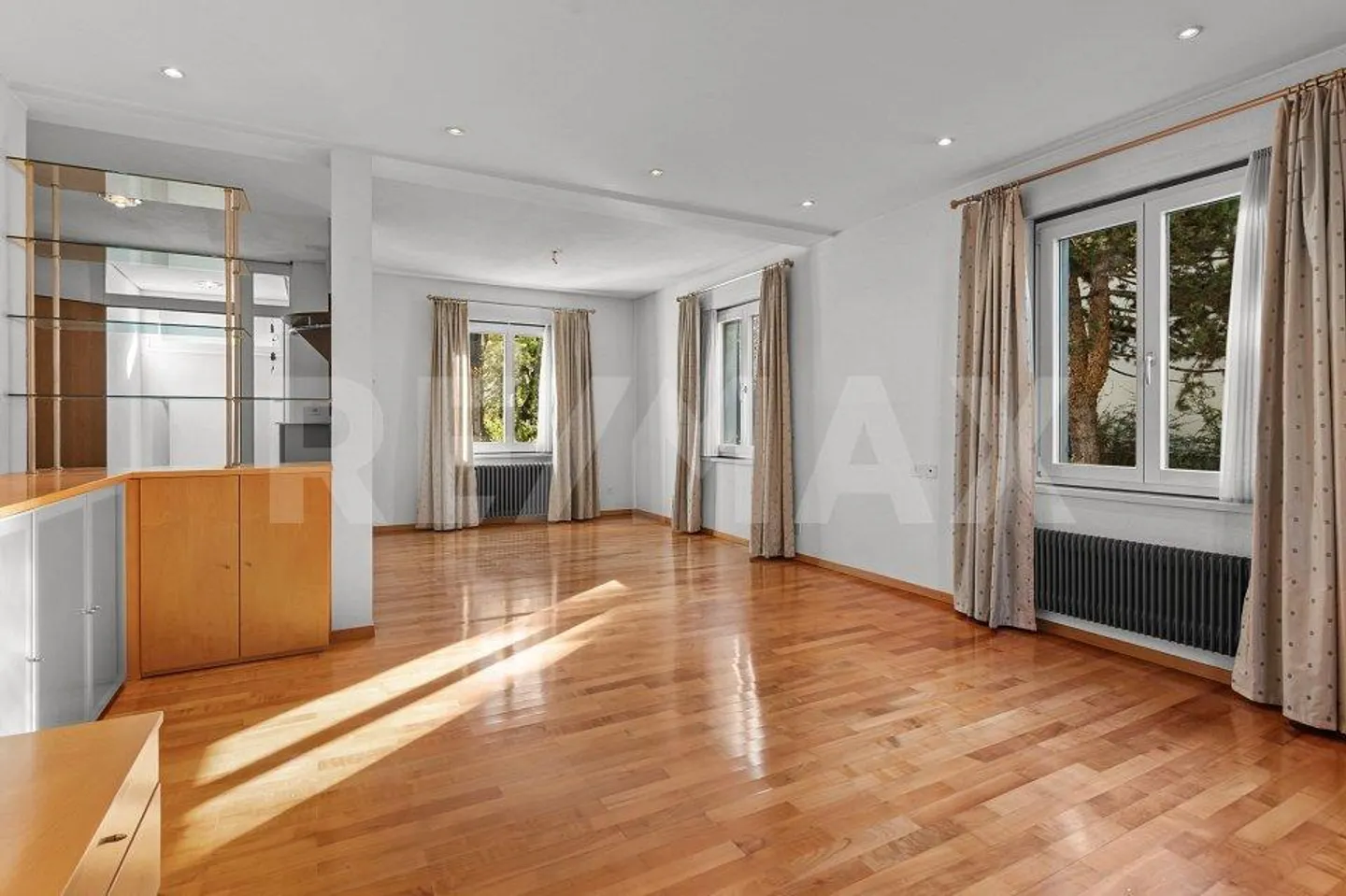 5½ stanze - Casa unifamiliare in città - Trasferirsi e vivere - Foto 2 di 13