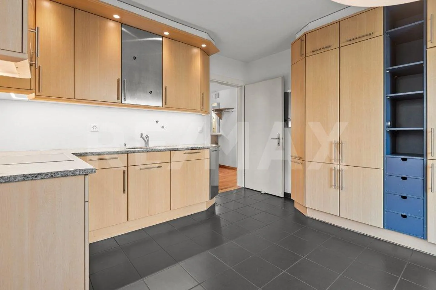 5½ stanze - Casa unifamiliare in città - Trasferirsi e vivere - Foto 3 di 13