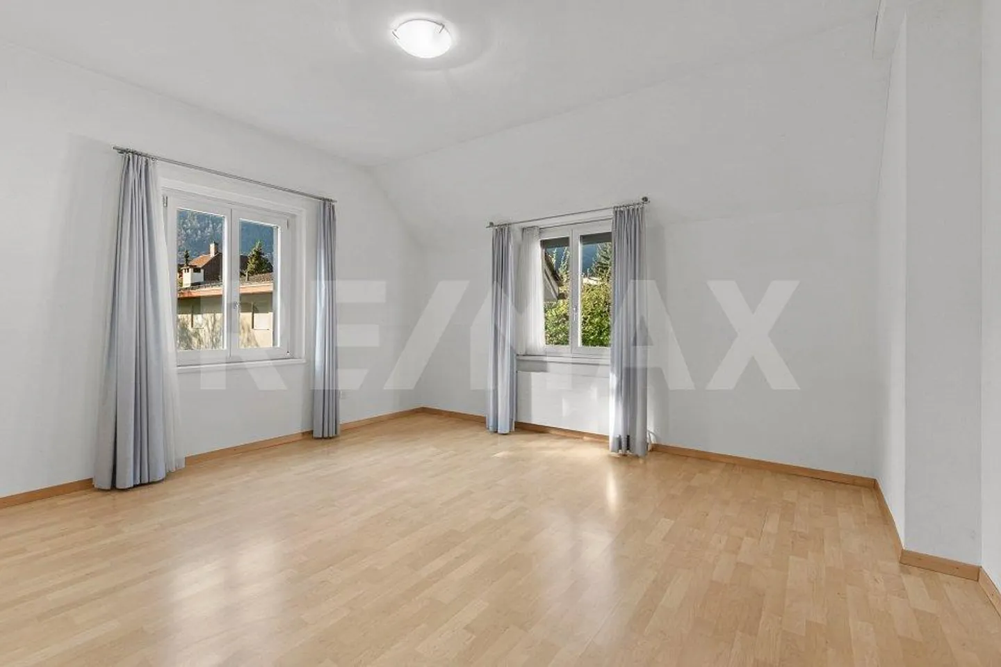 5½ stanze - Casa unifamiliare in città - Trasferirsi e vivere - Foto 4 di 13