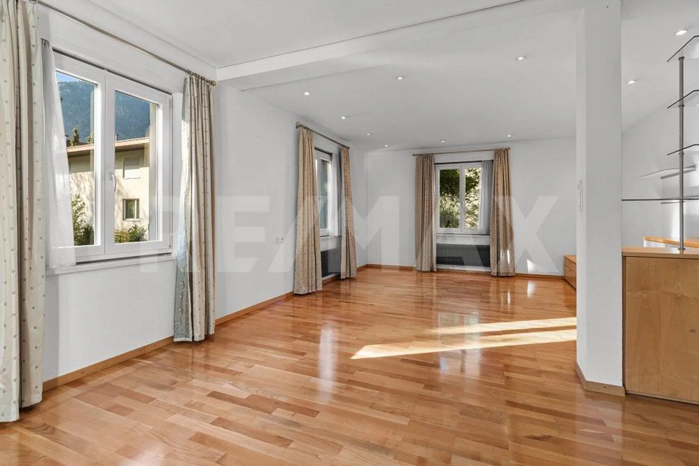 5½ stanze - Casa unifamiliare in città - Trasferirsi e vivere - Foto 6 di 13