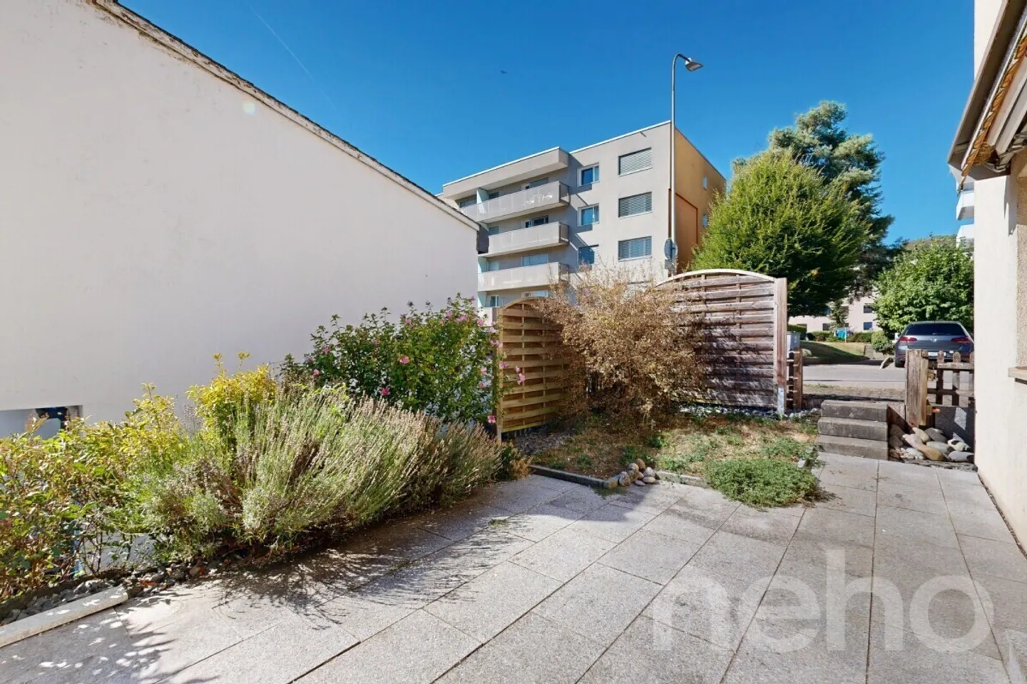 Cozy garden apartment with garage and two outdoor parking spaces - Photo 9 of 12