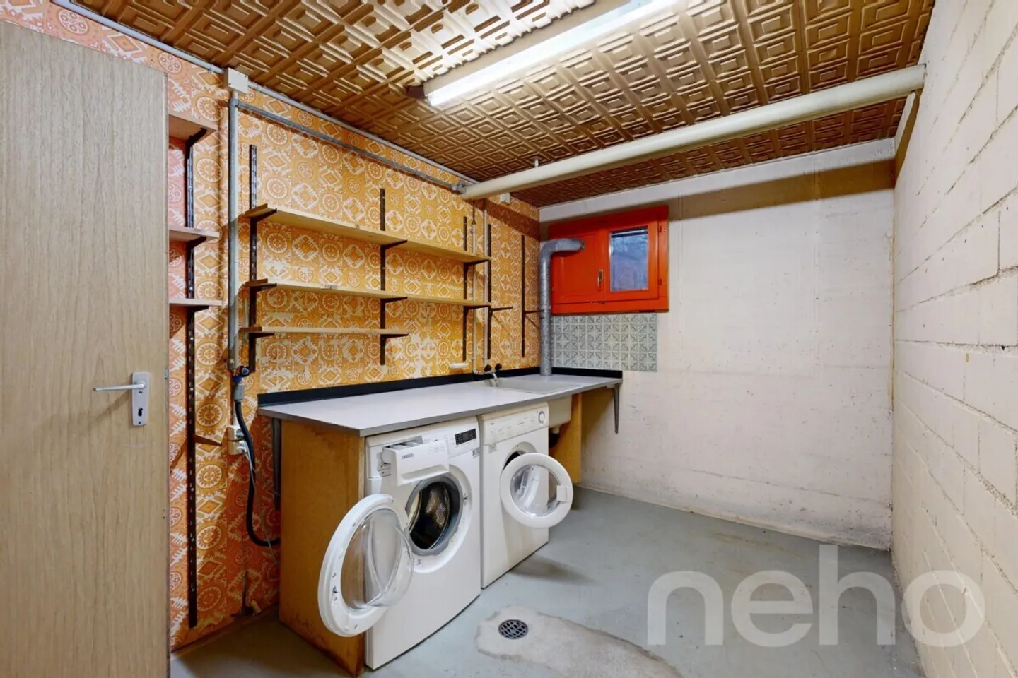Cozy garden apartment with garage and two outdoor parking spaces - Photo 12 of 12
