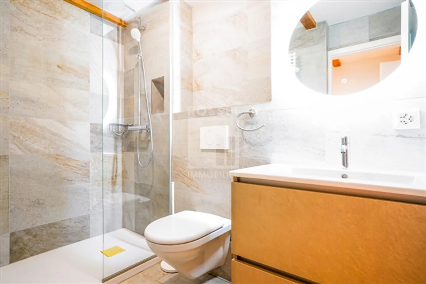 «8-Zimmer-Reihenhaus zu vermieten in Plan-les-Ouates» - Foto 8 von 11