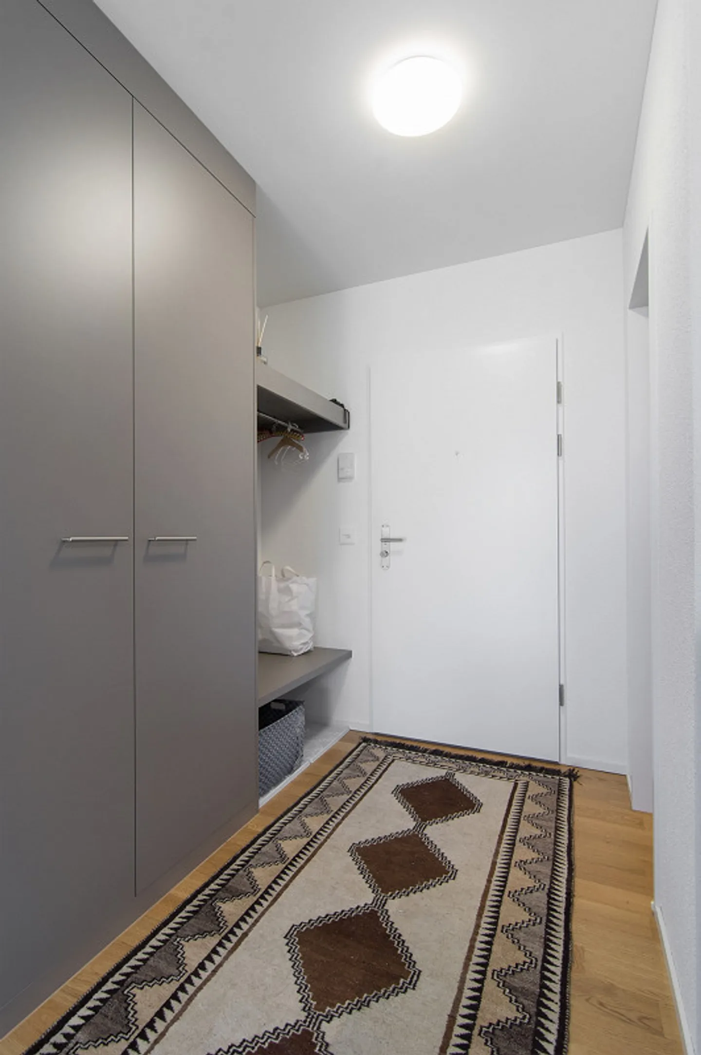 Appartement 2,5 pièces avec grand balcon - Photo 6 sur 10