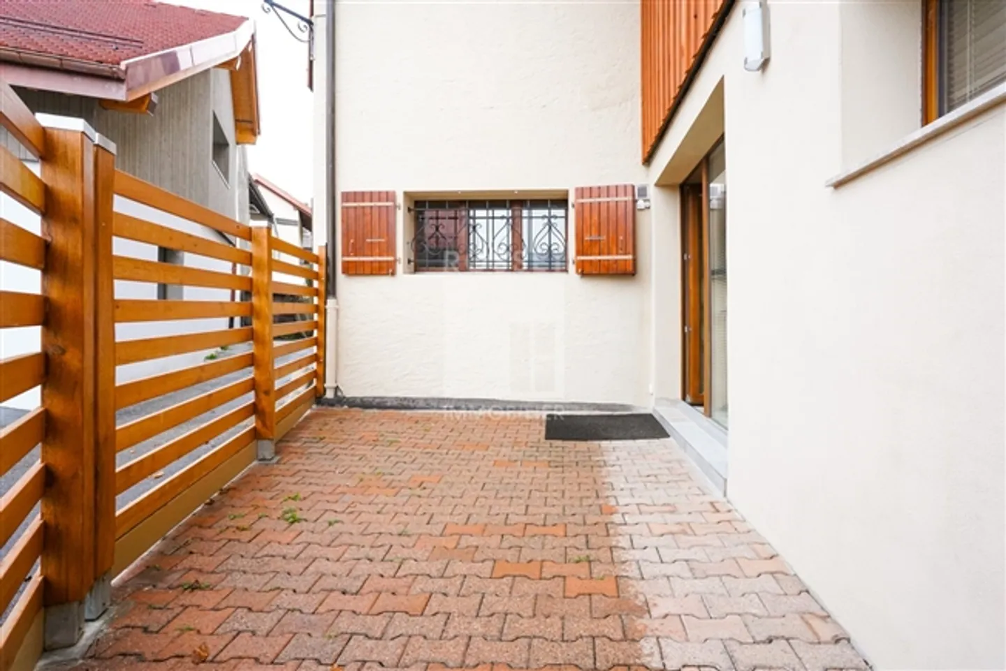 «8-Zimmer-Reihenhaus zu vermieten in Plan-les-Ouates» - Foto 9 von 11