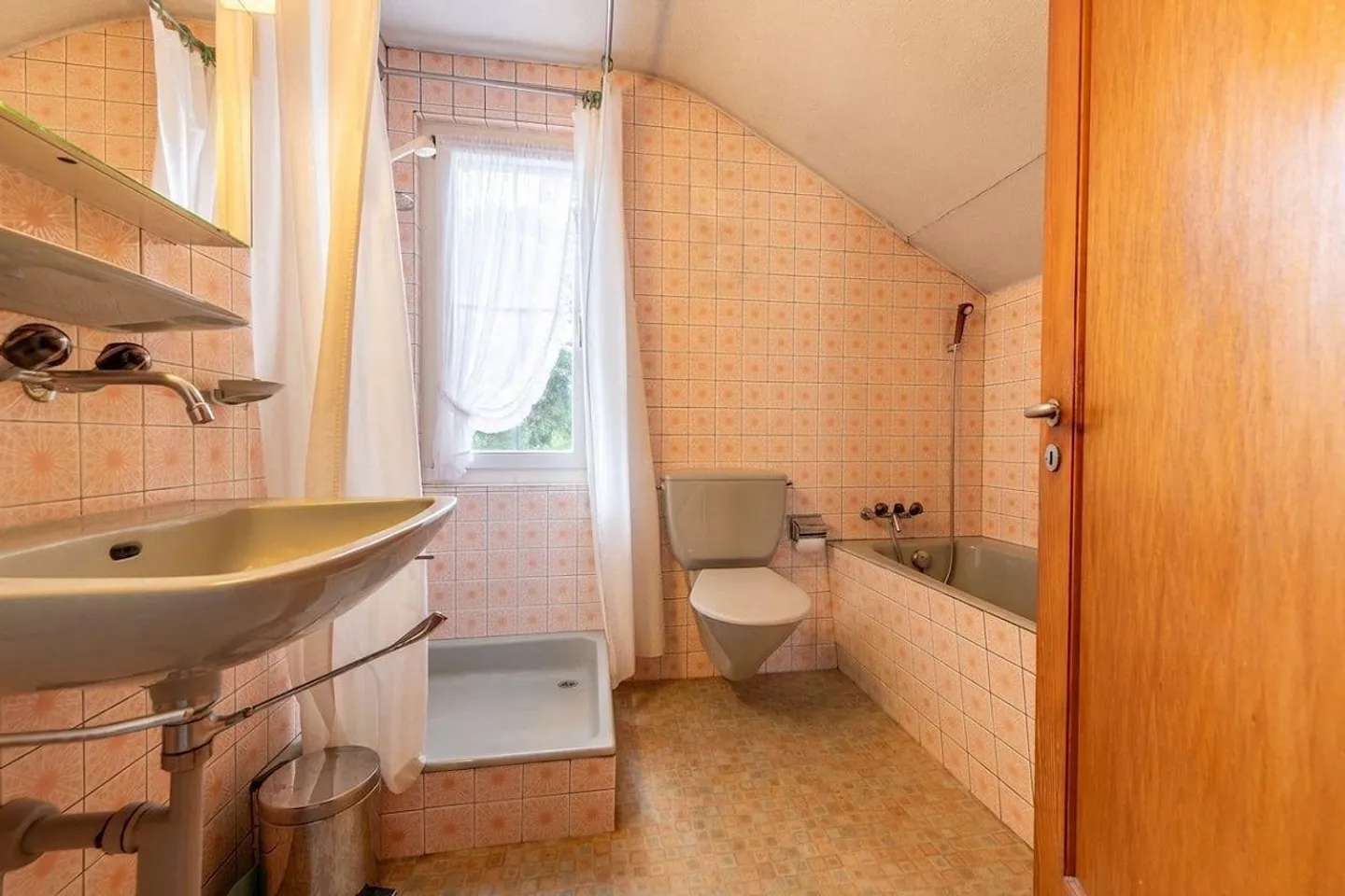 Incantevole casa familiare con terreno - Foto 9 di 13