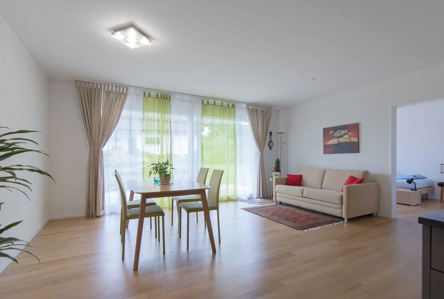 Appartement 2,5 pièces avec grand balcon - Photo 2 sur 10