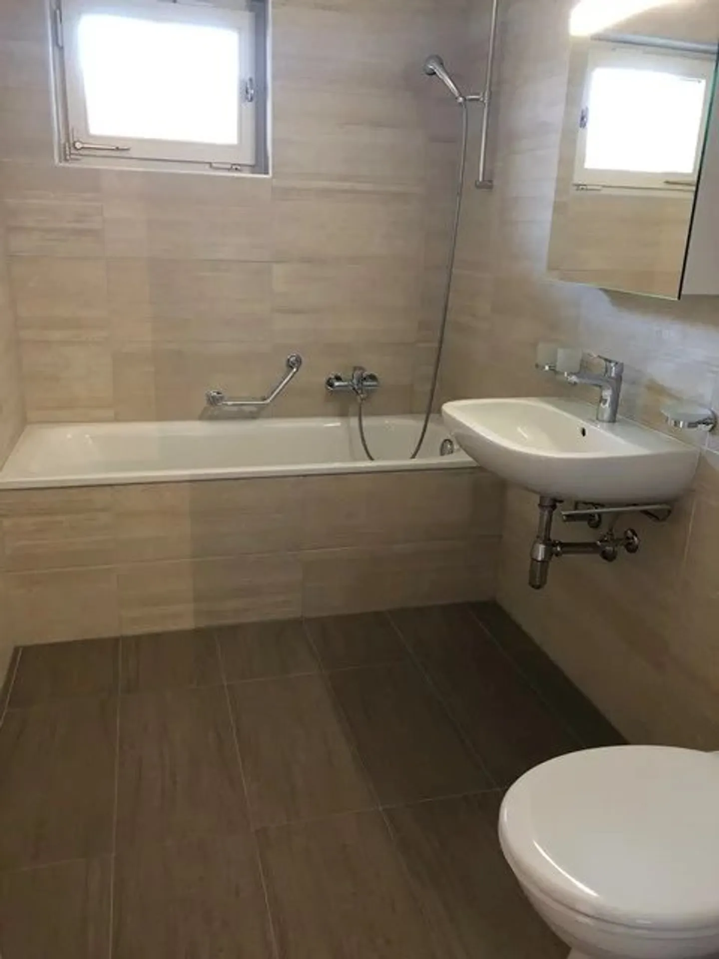 Two and a half room apartment on the 3rd floor - Photo 3 of 5