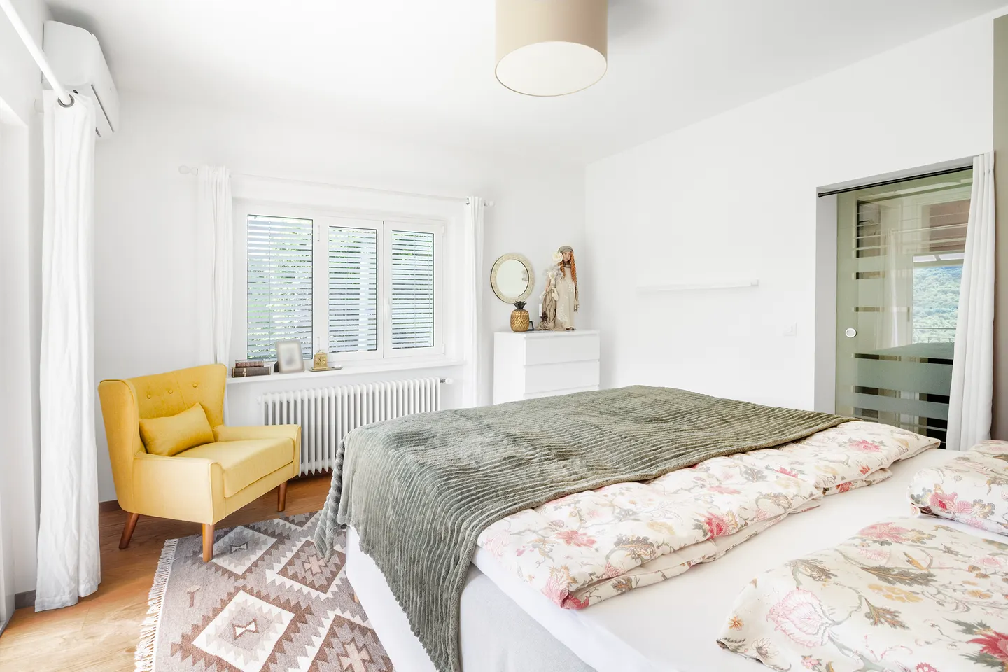 Vielseitige Immobilie mit zwei Wohnungen, Loggia und spektakulärem Blick - Foto 3 von 6