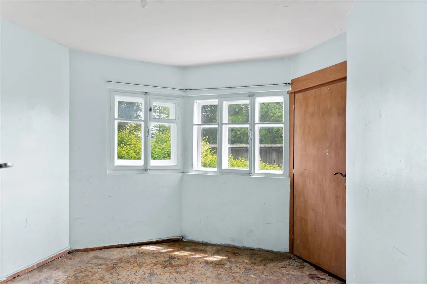 Renan, großes Haus (10 Zimmer) mit großem Sanierungspotenzial - Foto 8 von 27