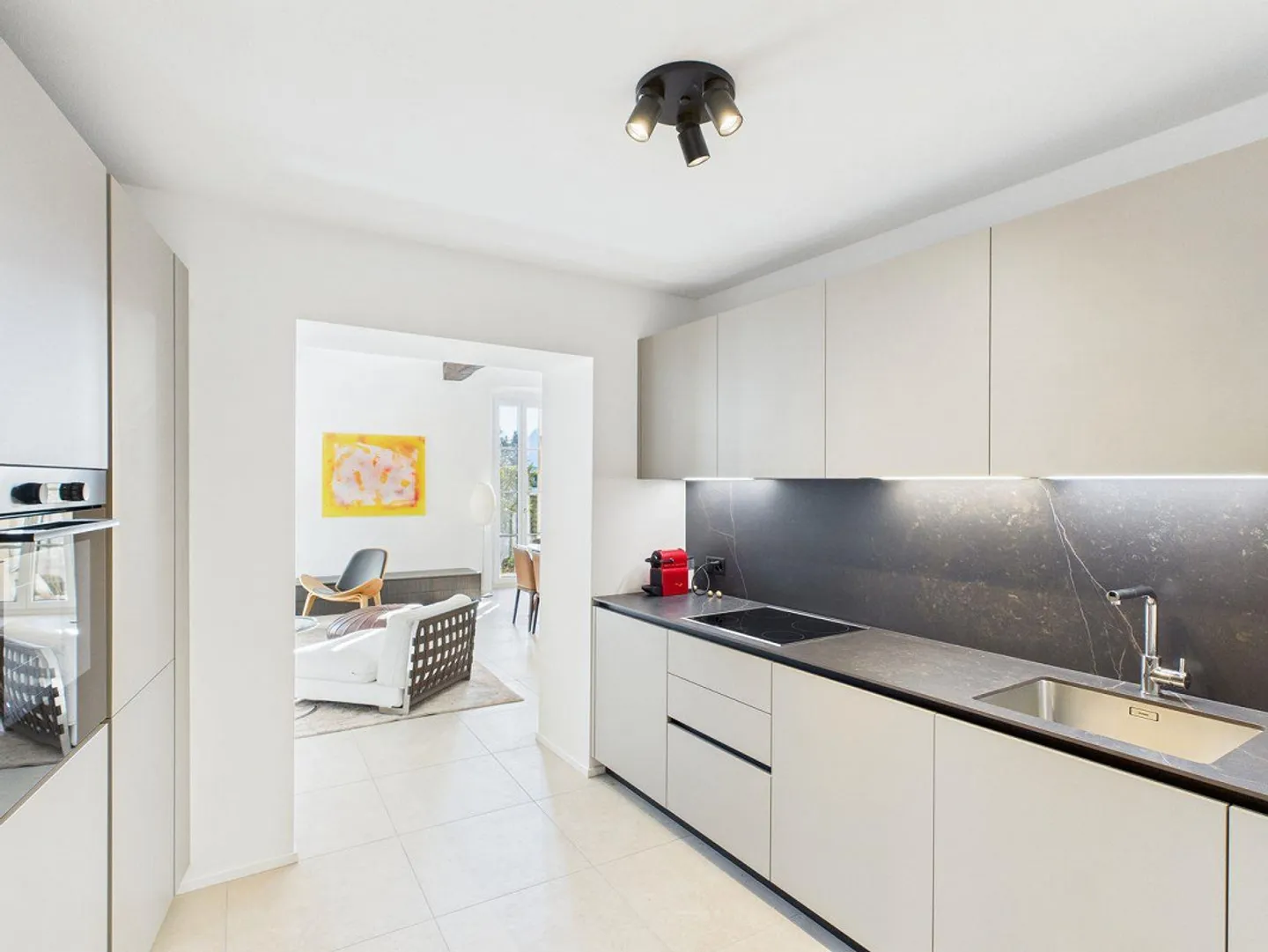 Una dimora dal fascino storico, reinventata per il presente | Ein H... - Photo 11 of 13