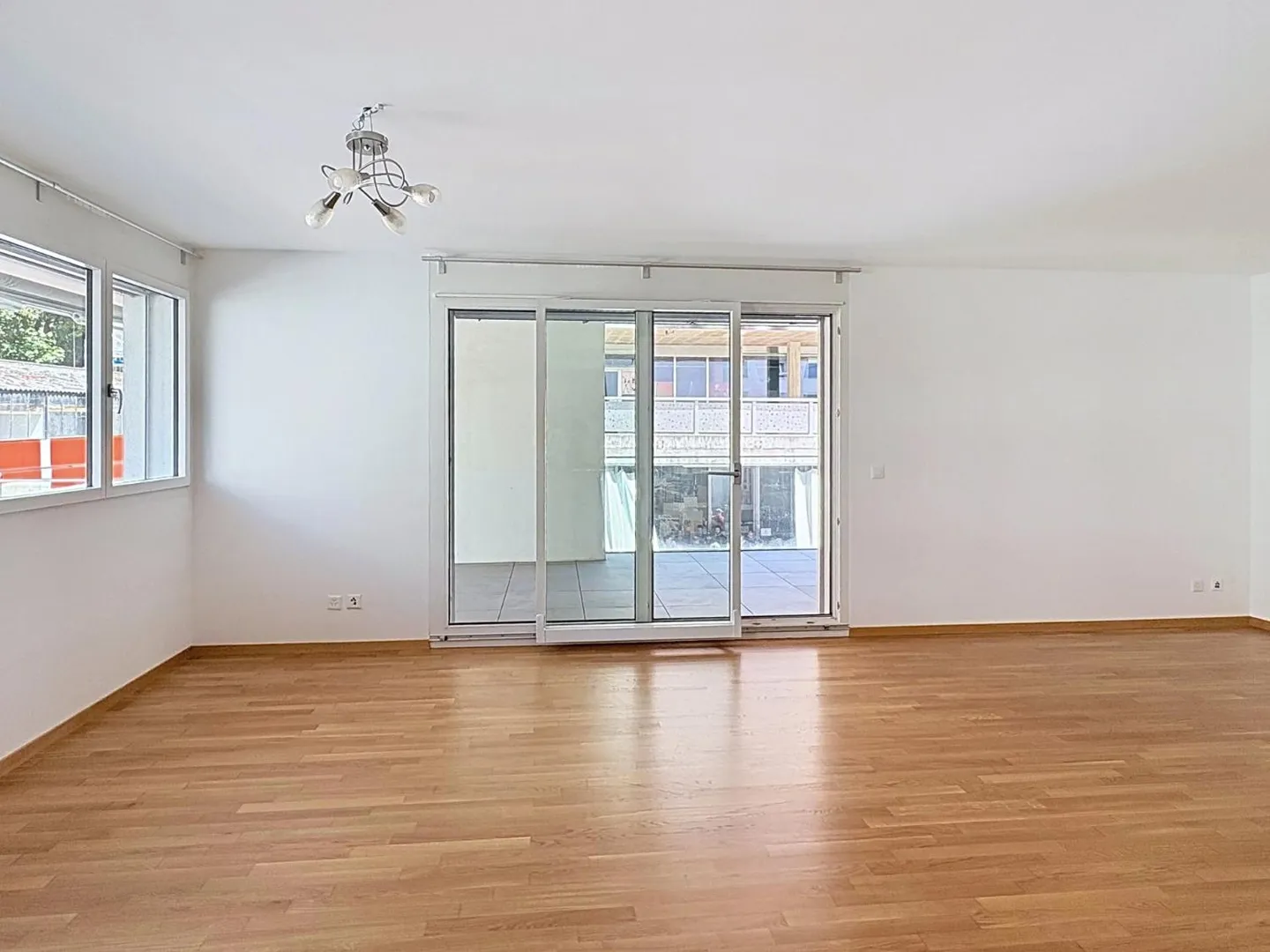 Bel appartamento di 4,5 locali situato a due passi dal lago e da tutti i servizi - Foto 4 di 9